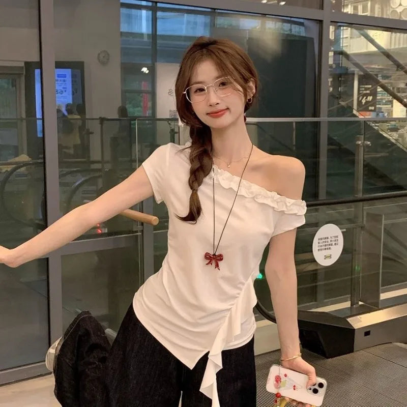 Lighting Modern Off-Shoulder Lace Tee Soft Summer Line